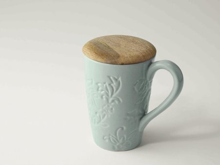 Upper crust mug with wooden lid For Sale