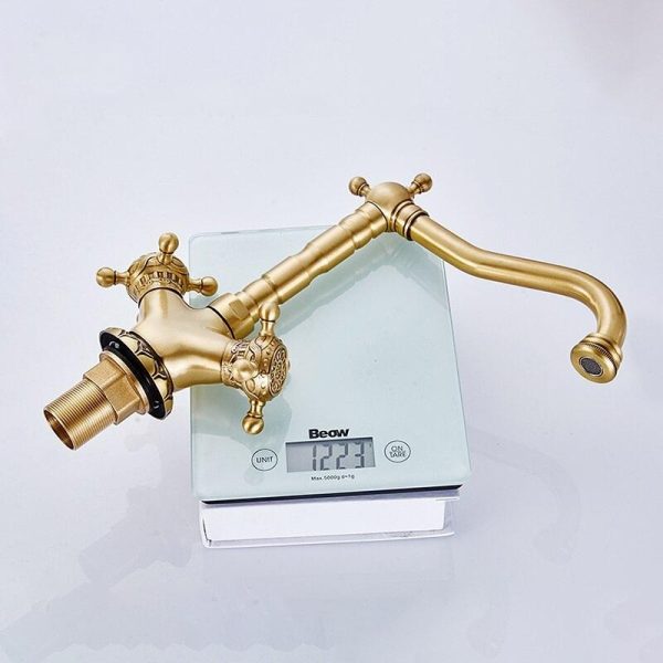 Basin Faucets Antique Brass Bathroom Faucet Basin Carving Tap Rotate Double Handle Hot and Cold Water Mixer Taps Fashion