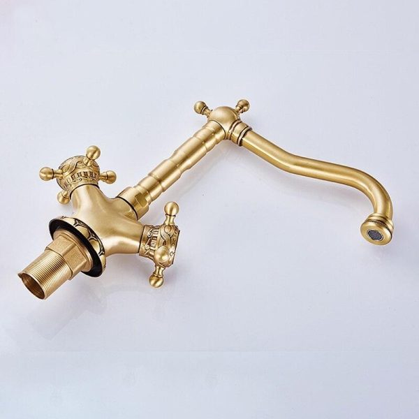 Basin Faucets Antique Brass Bathroom Faucet Basin Carving Tap Rotate Double Handle Hot and Cold Water Mixer Taps Fashion